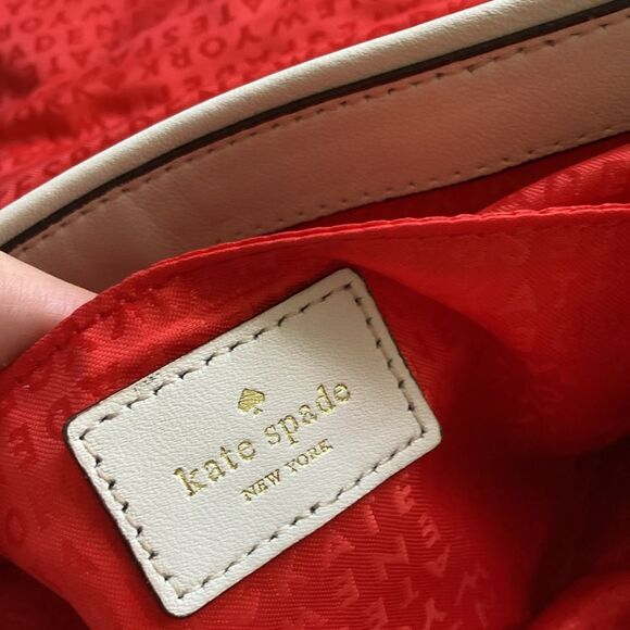 Kate Spade Aster Court Naomi Crossbody Bag Purse Quilted White Red Lining VEUC - Picture 13 of 15